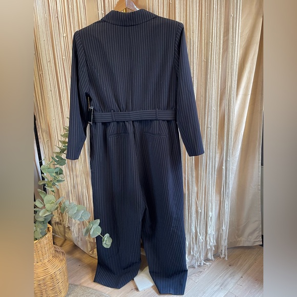 New With Tags ELOQUII Navy Pinstripe Belted Jumpsuit size 20 - Picture 3 of 11